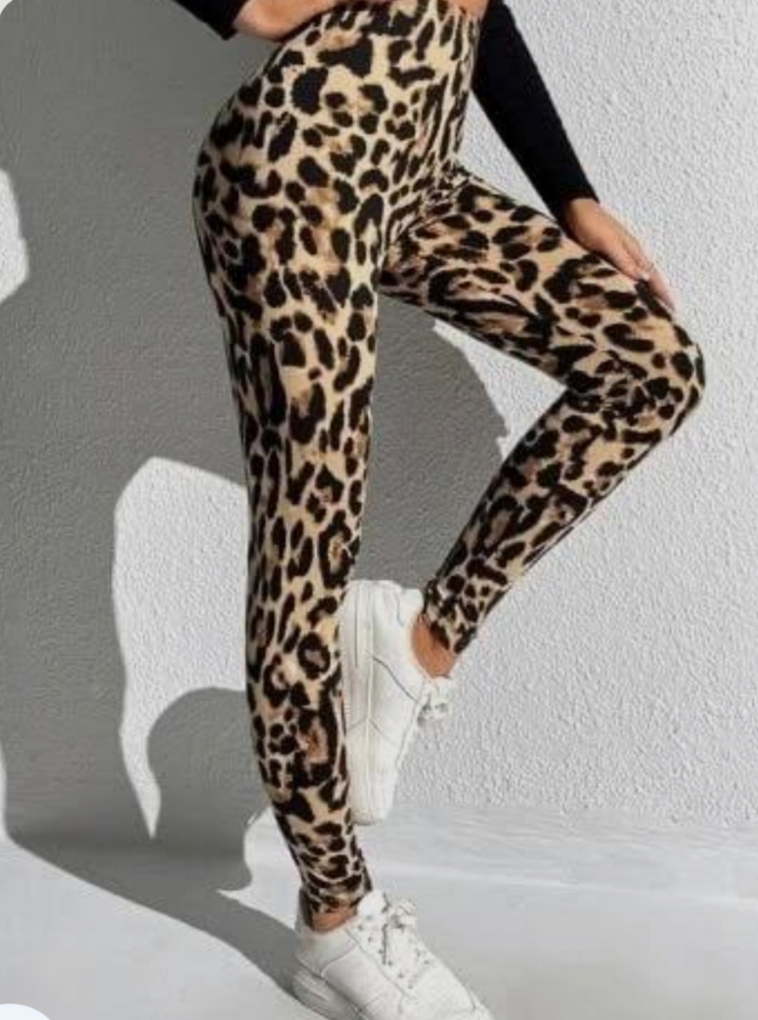 شلوار زنانه مخمل پلنگی وارداتی برند gvgکد.۲۰۵